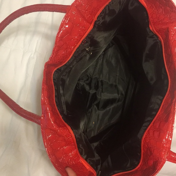 Red Handbag - Picture 2 of 3
